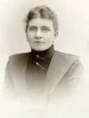 Adolfina Larsson, stadsbarnmorska.