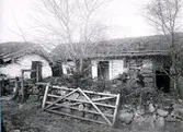 Gamle kyrkovaktaren Abrahams ryggåsstuga på Afsegården, Arvid August, Afzelii barndomshem, ägor.