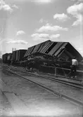 Tågolycka.
Troligen urspårning vid Örebro södra i början av 1900-talet.
Se även bilderna 10641, 10642, 10645, 10646.