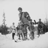 Manover i Bergslagen. Bildsida.
12 mars 1955