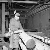 Ställdalens sågverk, interiör, en man.
Emil Eklund