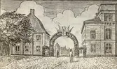 Mellan nya Teatern och Kockska huset reste sig den äreport, som byggts till ära för Carl XV, då han i september 1864 besökte Kalmar. 