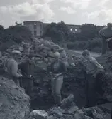 Arkeologiska utgrävningar sydost om Borgs kyrka vid Borgholms slottsruin. Det konstaterades tre medeltida bebyggelsenivåer från 1100-talet till 1300-talets slut.

Källa: Grävda minnen – Från Skedemosse till Sandby borg. Redaktör Kjell-Håkan Arnell & Ludvig Papmehl-Dufay, text av Stibéus.