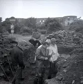 Arkeologiska utgrävningar sydost om Borgs kyrka vid Borgholms slottsruin. Det konstaterades tre medeltida bebyggelsenivåer från 1100-talet till 1300-talets slut.

Källa: Grävda minnen – Från Skedemosse till Sandby borg. Redaktör Kjell-Håkan Arnell & Ludvig Papmehl-Dufay, text av Stibéus.