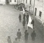 Procession på inre borggården på Kalmar slott.