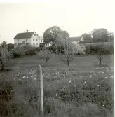 Grönlid i Tuna. Mangården med flyglarna.