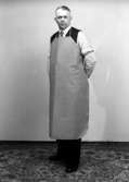 Julius Johnson i gummiförkläde. Gummifabriken 1936.