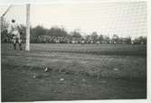 En fotbollsmatch mellan Kalmar FF och Nybro IF, 1946.