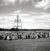Midsommarfirande vid Fredriksskans under hantverksmässan i Kalmar 1947.