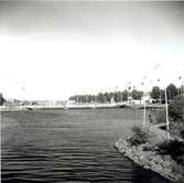 En bro som byggdes över Fredriksskanskanalen inför hantverksmässan 1947.