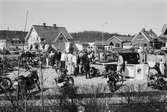 Kållereds Motorklubb visar upp motorcyklar i Kållereds centrum, år 1984.

För mer information om bilden se under tilläggsinformation.