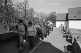 Kållereds hembygdsgille anordnar sockenvandring i området vid Kållereds kyrka, år 1984. 