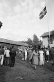 Almåsgården och Lindome hembygdsgille anordnar sommarkafé på Börjesgården i Hällesåker, år 1984.

För mer information om bilden se under tilläggsinformation.