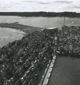 SM i simning  i Långviksbadet 1946. Utsikt mot Stensö.