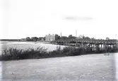 Vy från Kvarnholmen med Ängöbron 1905.