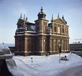 Domkyrkan i Kalmar i vinterskrud.