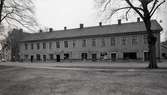 Kvarteret Häggen före om- och utbyggnad, 1980-04-25.
Huset på bilden är Kalmars första sjukhus, eventuellt med medeltida grund.