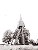 Klockstapeln vid Kläckeberga kyrka.