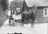 Hästskjuts vid svarvare Holms verkstad, Östhammar, Uppland