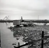 Sandviks hamn ombygges i september 1957.