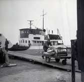 Sjöfarten öppnas mellan Revsudden - Stora Rör 17/4 1963.