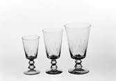 Glas producerat vid Björkshults glasbruk. 
Glasbruket var i drift 1892 - 1978.