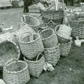 Korgar vid Algutsrums marknad.