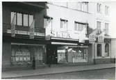 Kalmars första varuhus på Larmtorget 1936-37.