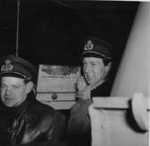 Lennart Wållberg Norrköping var förste kock på ubåten Neptun 1954 Neptuns långresa 1954.
Fartygschefen och förste officer