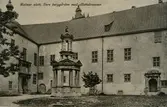 Kalmar slott. Inre borggården med slottsbrunnen.