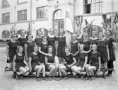 Flickskolans gymnastikförening år 1935.