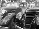 Fotografen dokumenterar en parkeringsskada på uppdrag av Ekströms bilaffär med verksamhet på Norra Strandgatan 17. Bilden från 1938.