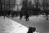 Curlingklubben utövade i början av 1930-talet sin sport på en bana som låg där parkeringen öster om biblioteket nu finns.