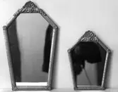 Möbler och övriga inredningsartiklar från olika stilar och epoker.