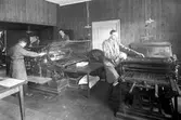 Bildsvit från Värmlands Folkblads redaktion och tryckeri i lokalerna på Herrgårdsgatan 17 tagna 1930.