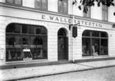 Wallerstedts butik på Tingvallagatan 17 runt 1930.