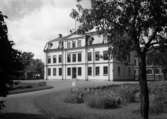 1930-tals bild på Gamla Folkskoleseminariet i kvarteret Älgen. Numera plats för busstationen. Huset togs i bruk 1878 och revs 1971.