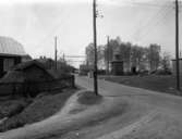 Järnvägsövergången mellan Tormestad och  Herrhagen med banvaktstugan till vänster på en bild tagen i början på 30-talet.
