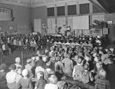 Mjökpropaganda i Herrrhagsskolans aula i mitten av 1930-talet.