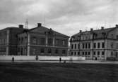 Tjäderskolan och gamla folkskoleseminariet på en bild tagen i början på förra  seklet.