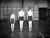 Text på negativkuvertet: Hållningsgymnastik, bilden från 1942.