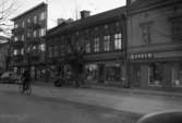 Från höger: Östra Torggatan 6, 8 och 10 år 1949.