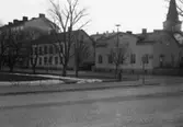 Norra Strandgatan 7, 9 och 11 år 1949. Ett enklare hotell med café låg i byggnaden till höger.