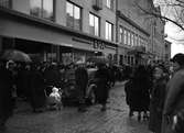 Epa kommer till stan 1935 och öppnar sitt varuhus i den nybyggda fastigheten på Tingvallagatan 19. 1962 gick flytten till det som nu kallas 15-huset.