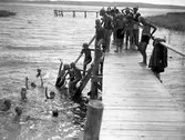 Karlstad stads barnläger vid Alsters strandbad år 1940. Den ursprungliga förlagan till  senare tids Bomstads-, Örsholms- och Sundstaläger.