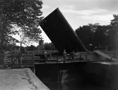 Hagabron byts ut till en variant med klaff år 1940.