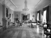 Bildserie från residenset i Karlstad tagen under Abraham Ungers tid som landshövding (1921-1936).