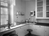Bildsvit från länslasarettet med omgivningar tagen mellan 1905 och 1961. Laboratorium på 1920-talet.