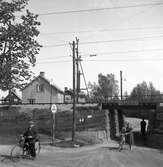 Järnvägsundergången till Sjöstad på en bild tagen 1949.