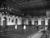 Högre allmänna läroverkets aula på en bild från ca 1910.